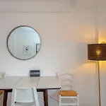 Contemporary 2 Bedroom Flat In Bayswater